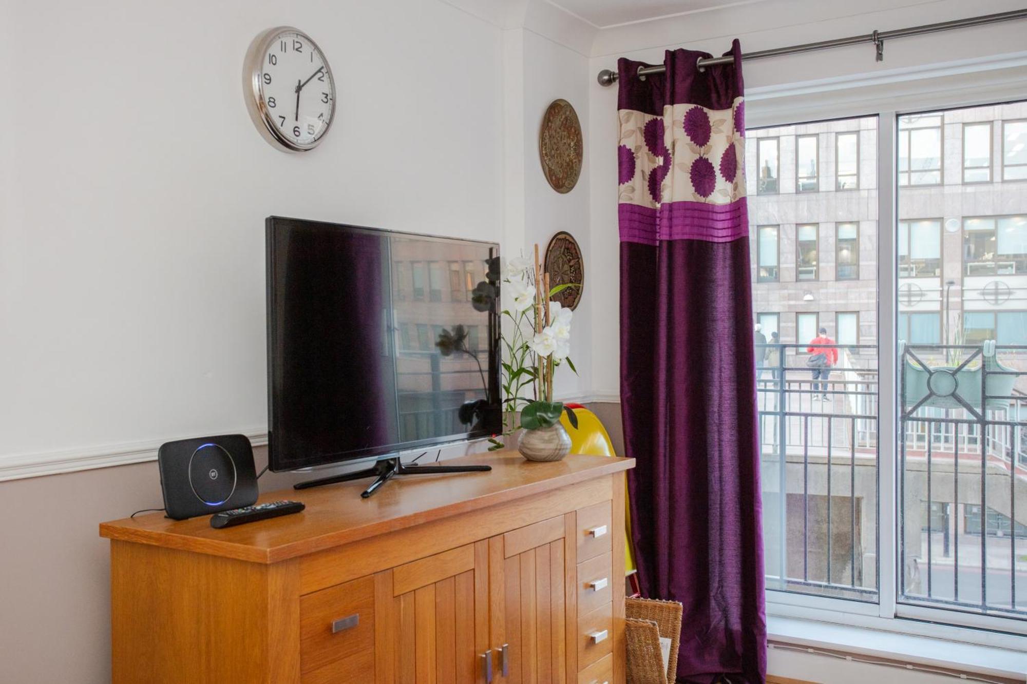 1 Bedroom Apartment On The Riverbank Near St Paul'S London Exterior photo